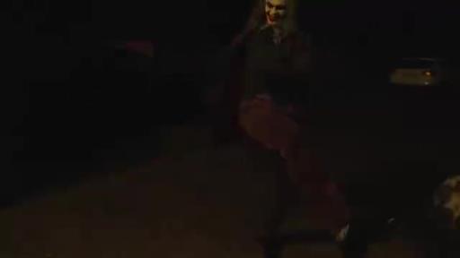 曼彻斯特变哥谭？哈兰德万圣节化妆成小丑入侵街头！路人的反应？