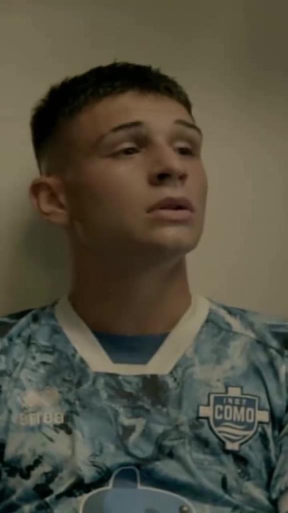 暴脾氣！名場面：法布雷加斯更衣室暴怒！