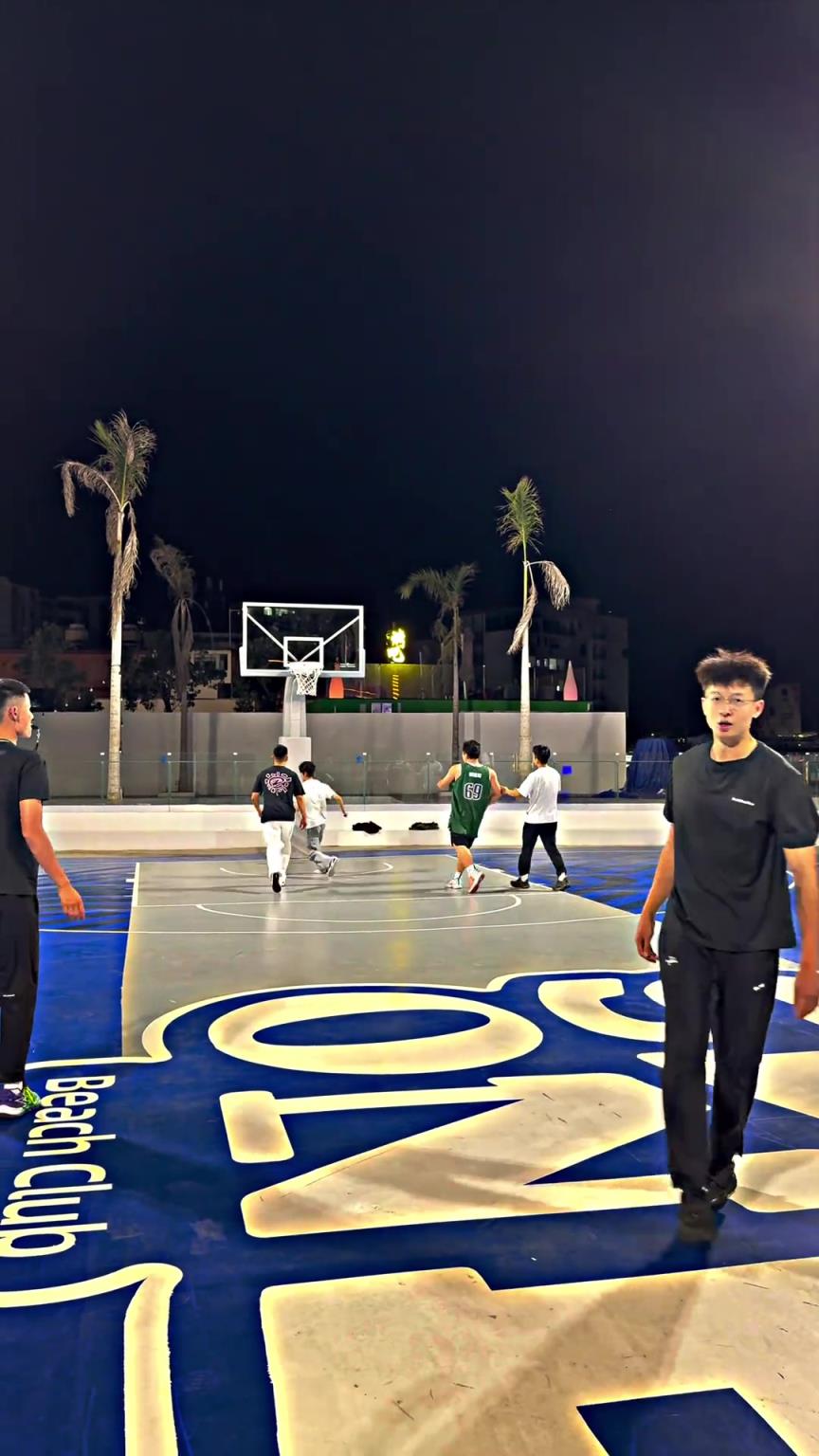 哥们,跳球还能这样跳?? 哥们,跳球还能这样跳??