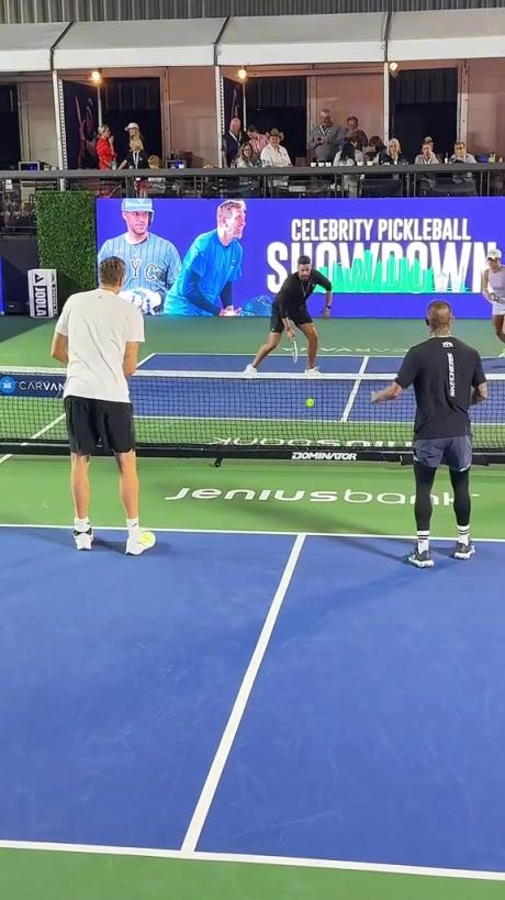 NBA巨星的匹克球首秀！跨界天赋太强！