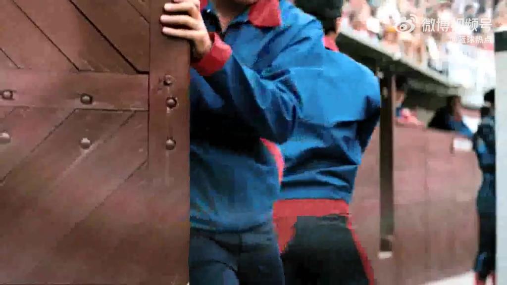 绽放的玫瑰!当年MVP罗斯拍摄的球鞋广告!特效超燃! 绽放的玫瑰!当年MVP罗斯拍摄的球鞋广告!特效超燃!