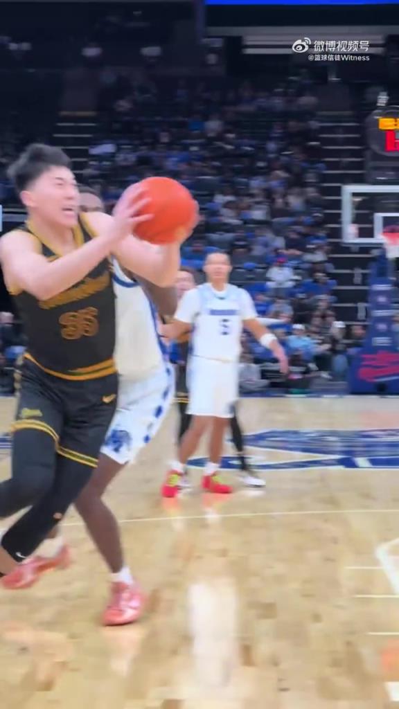 中国男篮锋线的好苗子!现场视角看王俊杰打球,真的太爽了 中国男篮锋线的好苗子!现场视角看王俊杰打球,真的太爽了