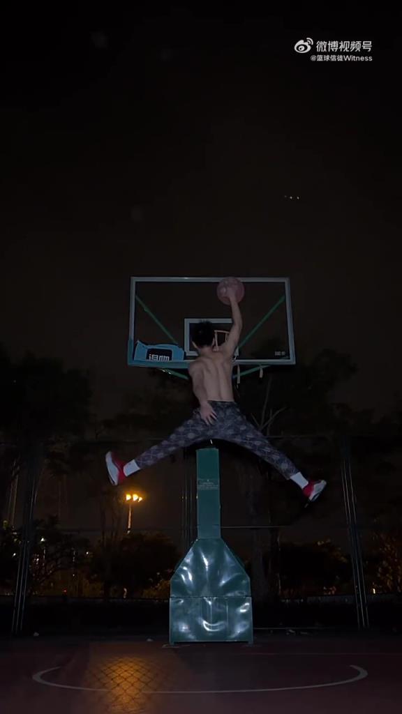 不是，哥們你喬丹??？