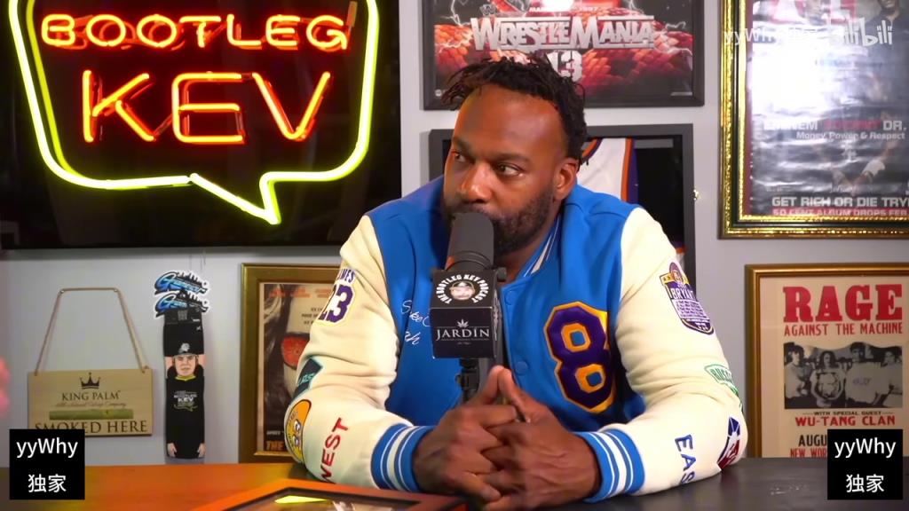 巴郎戴维斯回忆：林疯狂时期更衣室塞满了记者，我受伤给了他机会