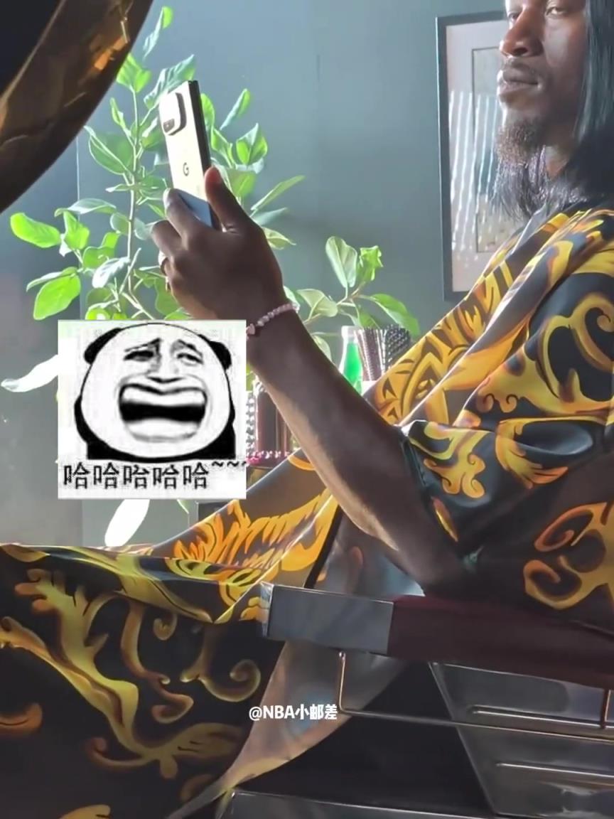 巴特勒更新社媒晒:你觉得库里会喜欢我的新发型吗? ... 巴特勒更新社媒晒:你觉得库里会喜欢我的新发型吗? ...