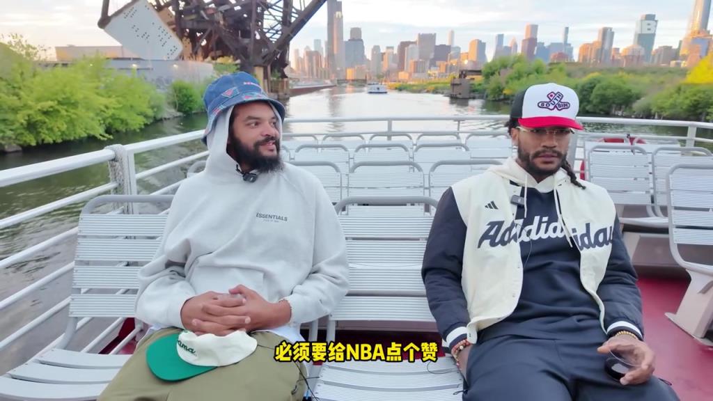 爷青回！德里克·罗斯与诺阿在芝加哥重聚，游艇上开心聊天