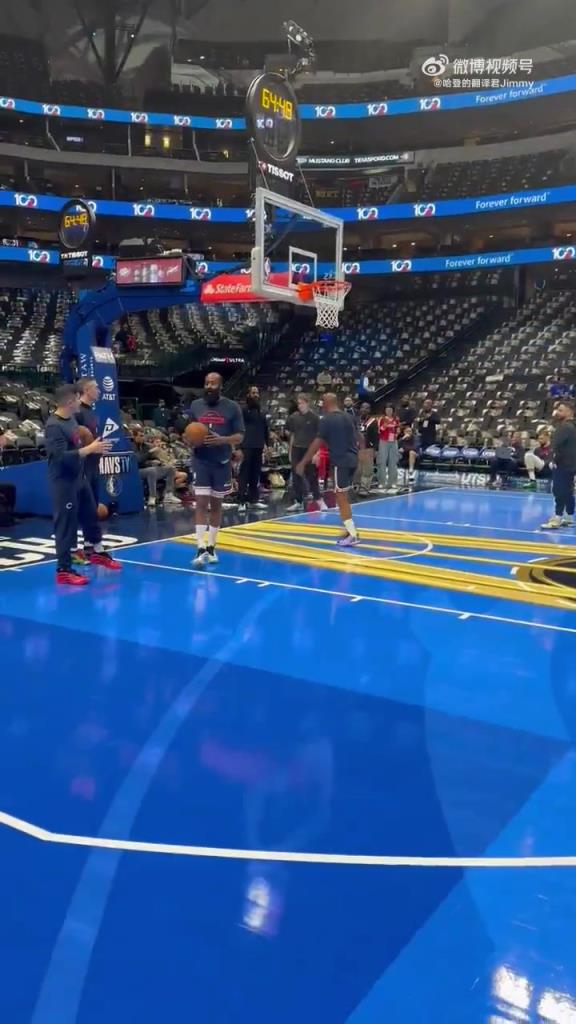 这一幕谁的青春！36岁的哈登给40岁的保罗传了个空接暴扣！