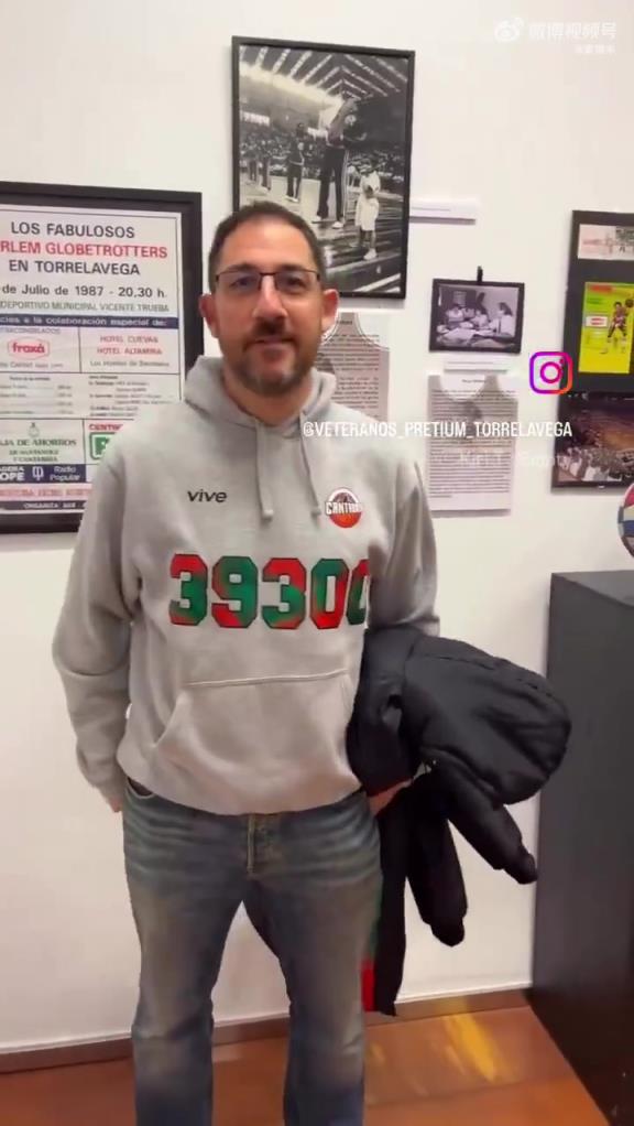 融入球队文化！余嘉豪随西乙球队埃斯特拉男篮出席活动