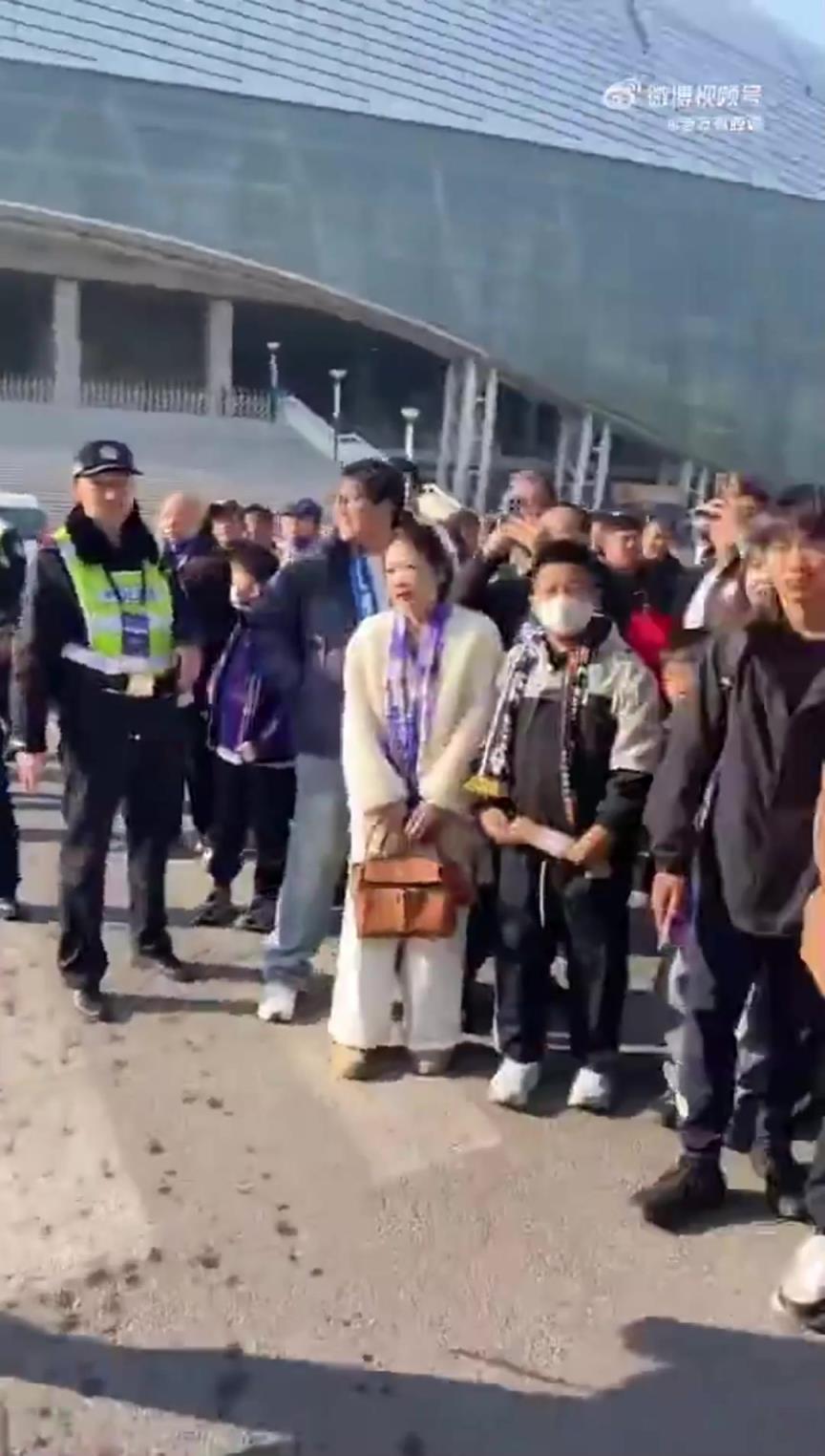 怎么回事？申花球迷曝自己被津門虎球迷瘋狂辱罵