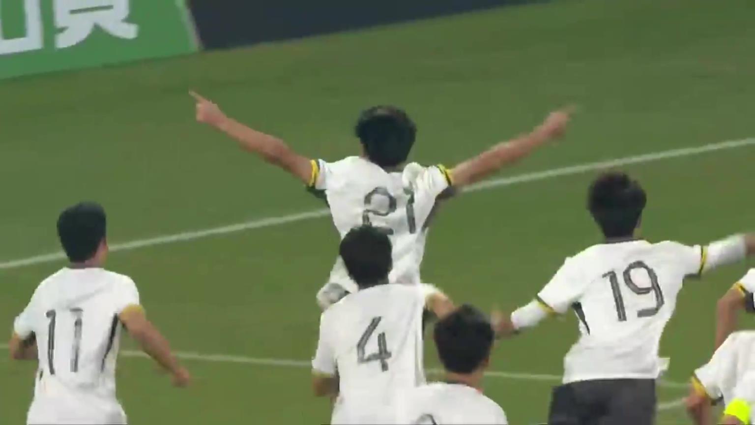 年輕就是蹦得高！帥惟浩高高躍起頭球破門，U16國足夢幻開局