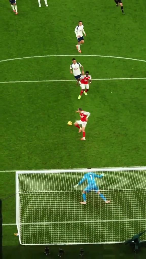 用张路的话来形容戳萨：关键时候出现在关键地方给对手致命一击