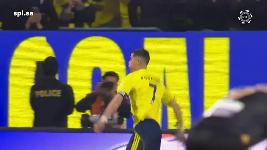 看爽!多角度回顾40岁C罗今晨精彩倒钩 看爽!多角度回顾40岁C罗今晨精彩倒钩