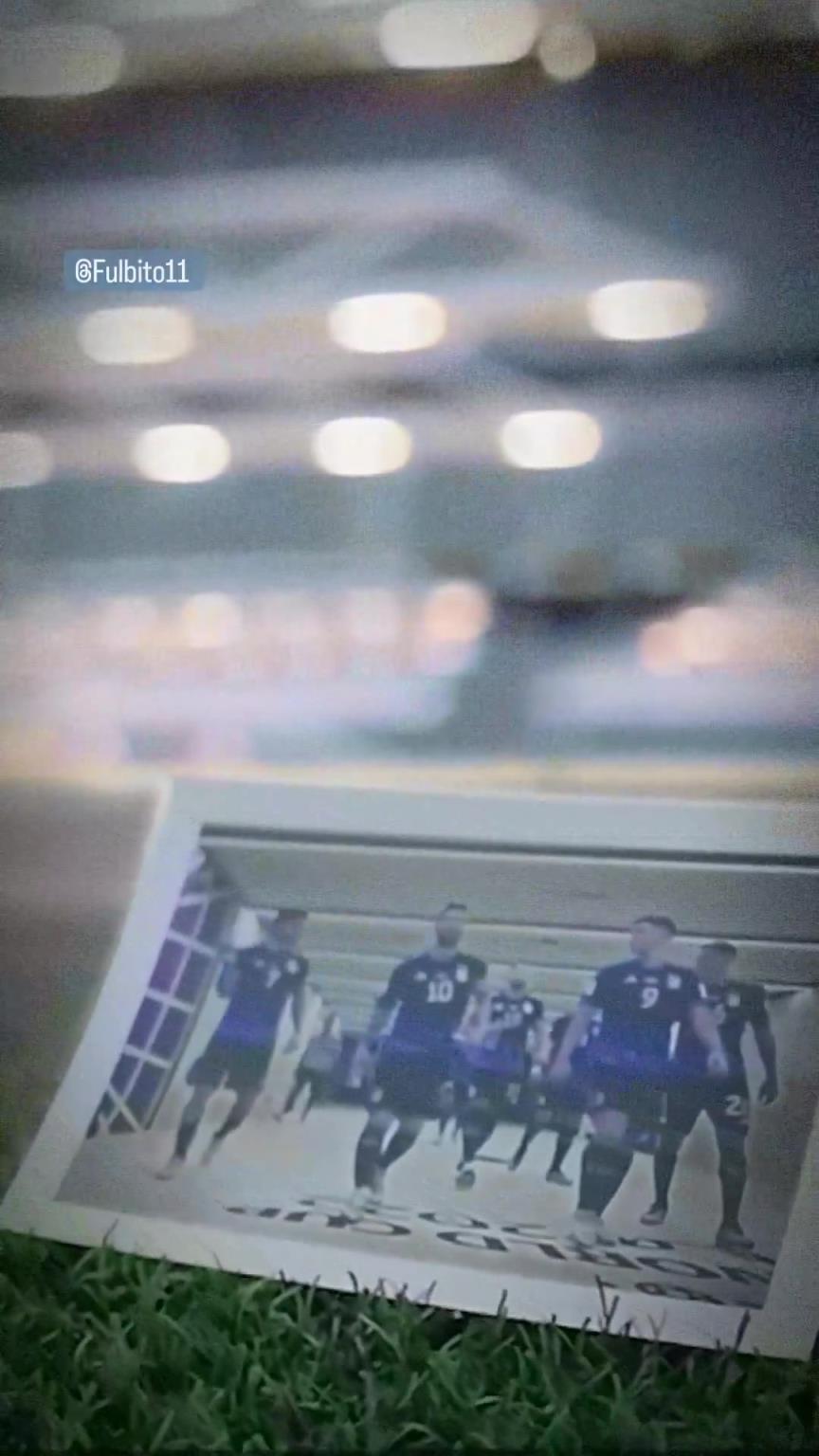 小蜘蛛此前：打牌我和劳塔罗恩佐一桌，因为我们最不会骗人！