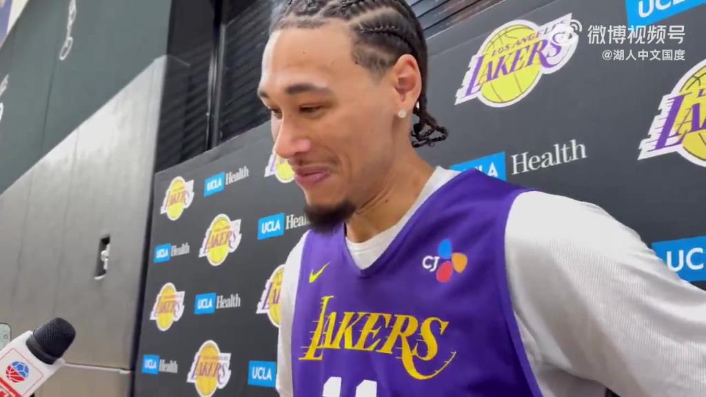 对今晚和快船的杯赛有什么看法？海斯：我只知道拿奖金