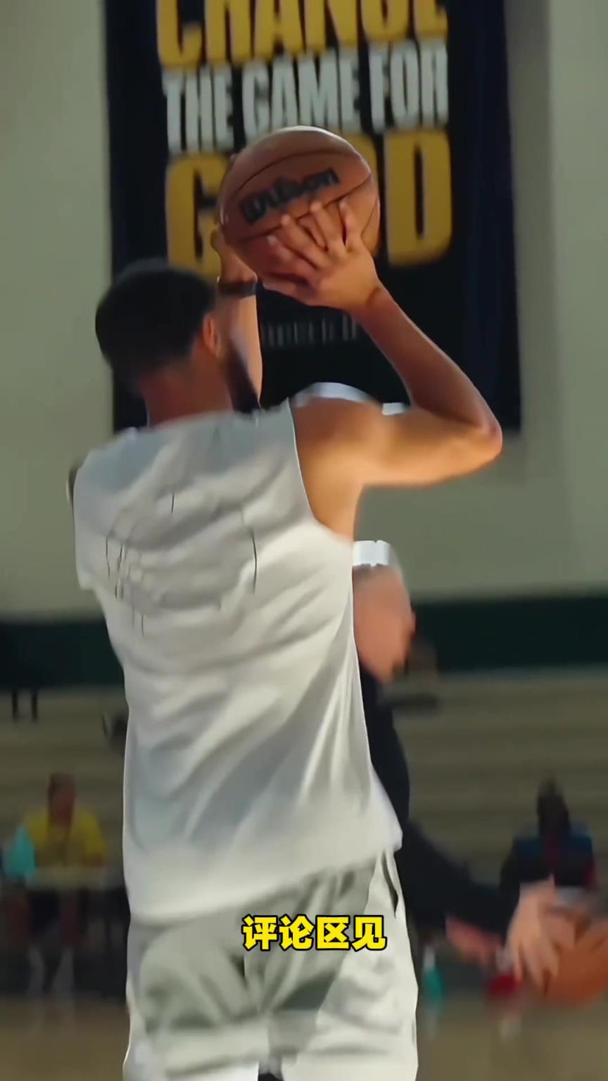 超清慢动作看库里一段式投篮细节!大家快学起来虐兄弟吧! 超清慢动作看库里一段式投篮细节!大家快学起来虐兄弟吧!