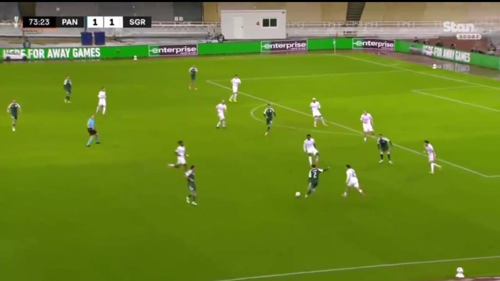 降维打击啊！米兰旧将卡拉布里亚挑球过掉对手后外脚背打穿门将！