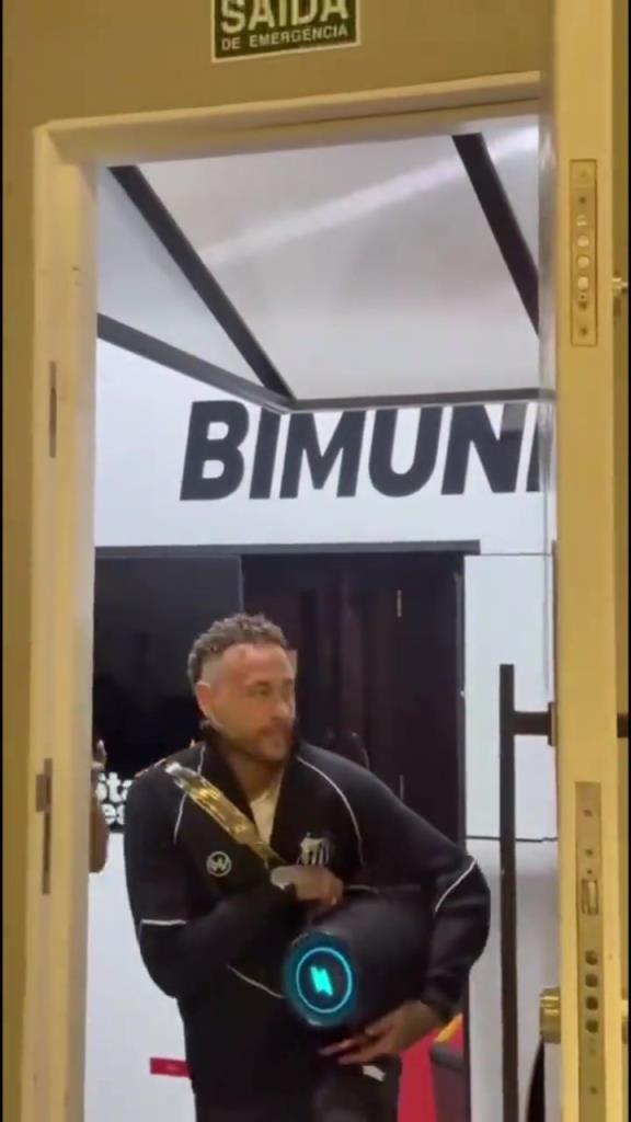 内马尔为了帮桑托斯保级，不顾医疗团队建议仍带伤出战！