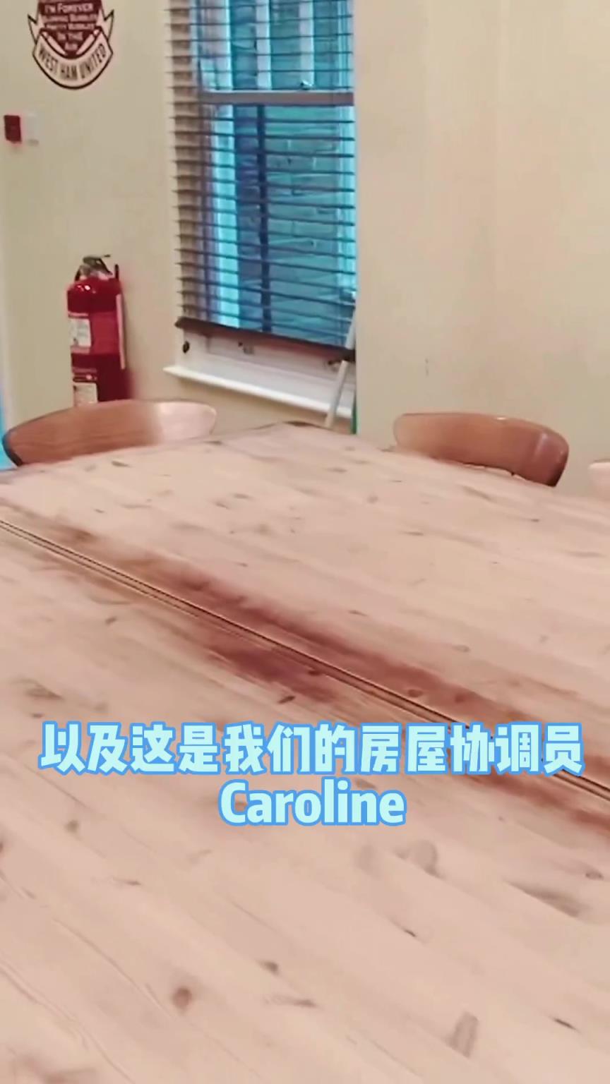 从小就是个帅哥胚子！一起来看小赖斯介绍自己吃饭的地方！