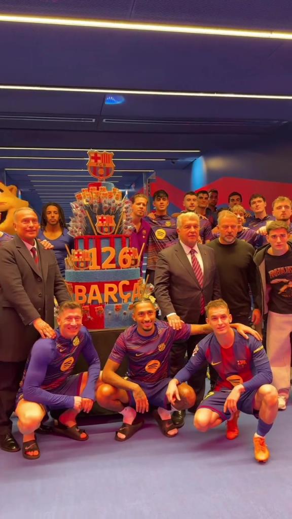底蕴！巴萨更衣室庆祝126周年纪念日