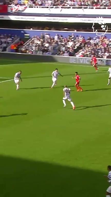 难道这就是传承？名场面：巴洛特利踢飞空门，斯特林就在他的身后