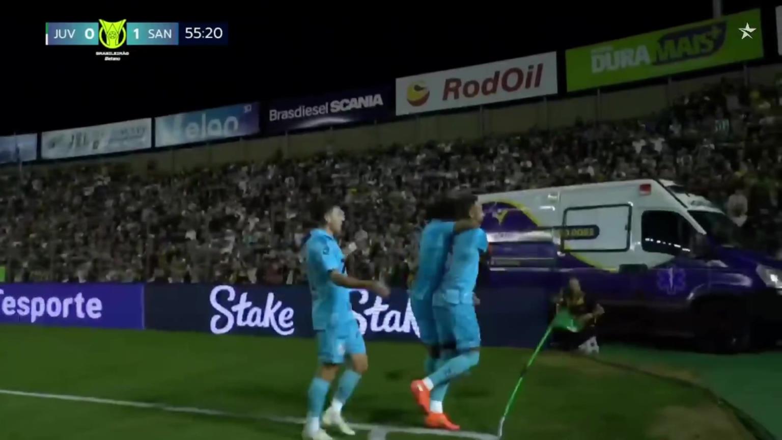 找回状态!内马尔分边策动+跟进推射破门,桑托斯1-0领先 找回状态!内马尔分边策动+跟进推射破门,桑托斯1-0领先