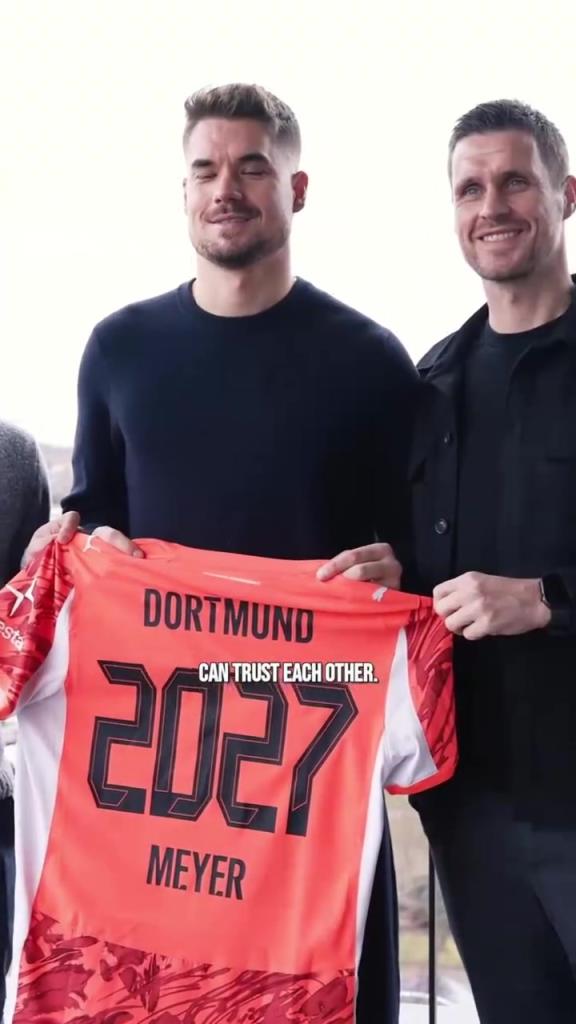 救火门将！迈尔与多特蒙德俱乐部续约至2027年！