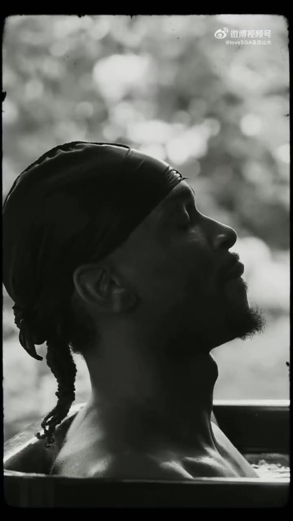 为什么亚历山大一年比一年强？看看夏天的他都在干嘛！