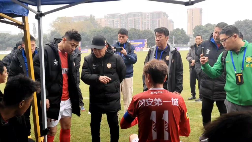 現(xiàn)場(chǎng)實(shí)拍:金志揚(yáng)對(duì)高峰傳道解惑 現(xiàn)場(chǎng)實(shí)拍:金志揚(yáng)對(duì)高峰傳道解惑