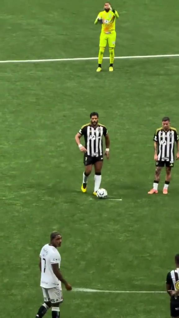 太暴力了！現場看胡爾克超遠重炮任意球