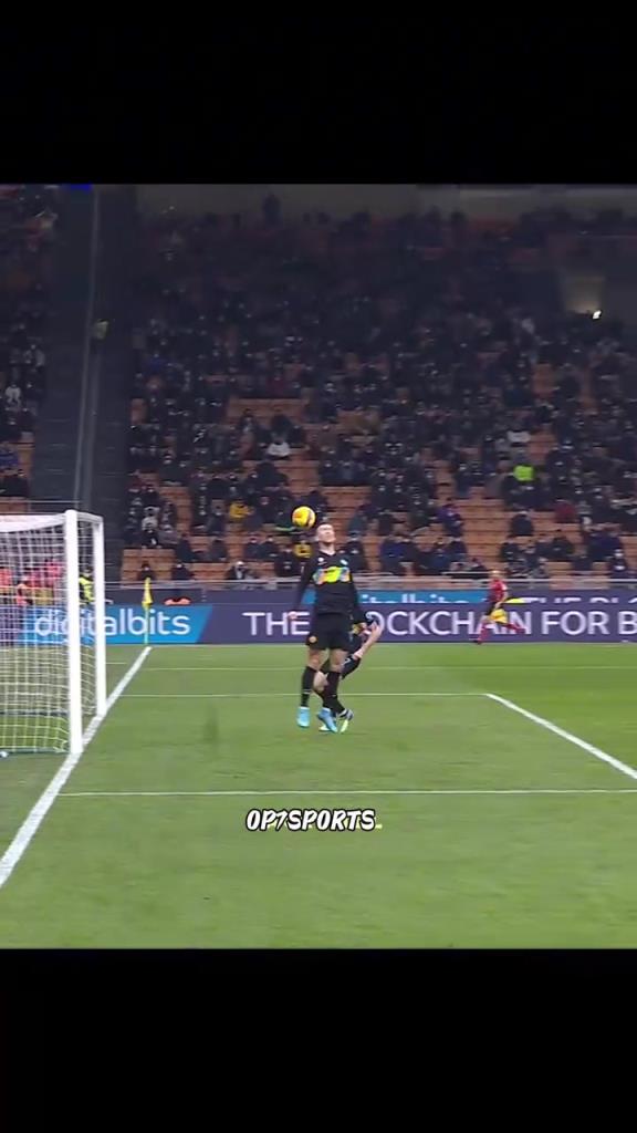 关键时刻以头脑致胜！名场面：门前大心脏头球解围合集！