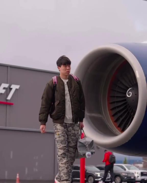 瀚森已經隨隊前往新奧爾良市了...