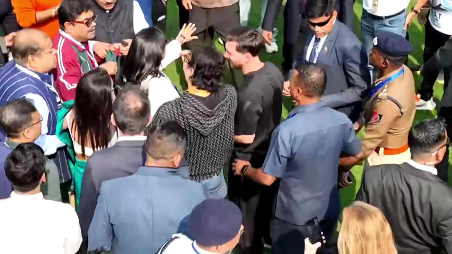 乱糟糟！印度官员们为接近梅西而爆发争吵