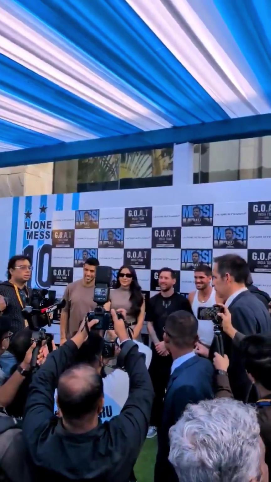 印度球迷:不看球的议员妻子20分钟和梅西合影,买了票的球迷在等待