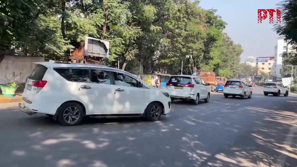 警车开道!梅西前往机场下一站飞往孟买 警车开道!梅西前往机场下一站飞往孟买