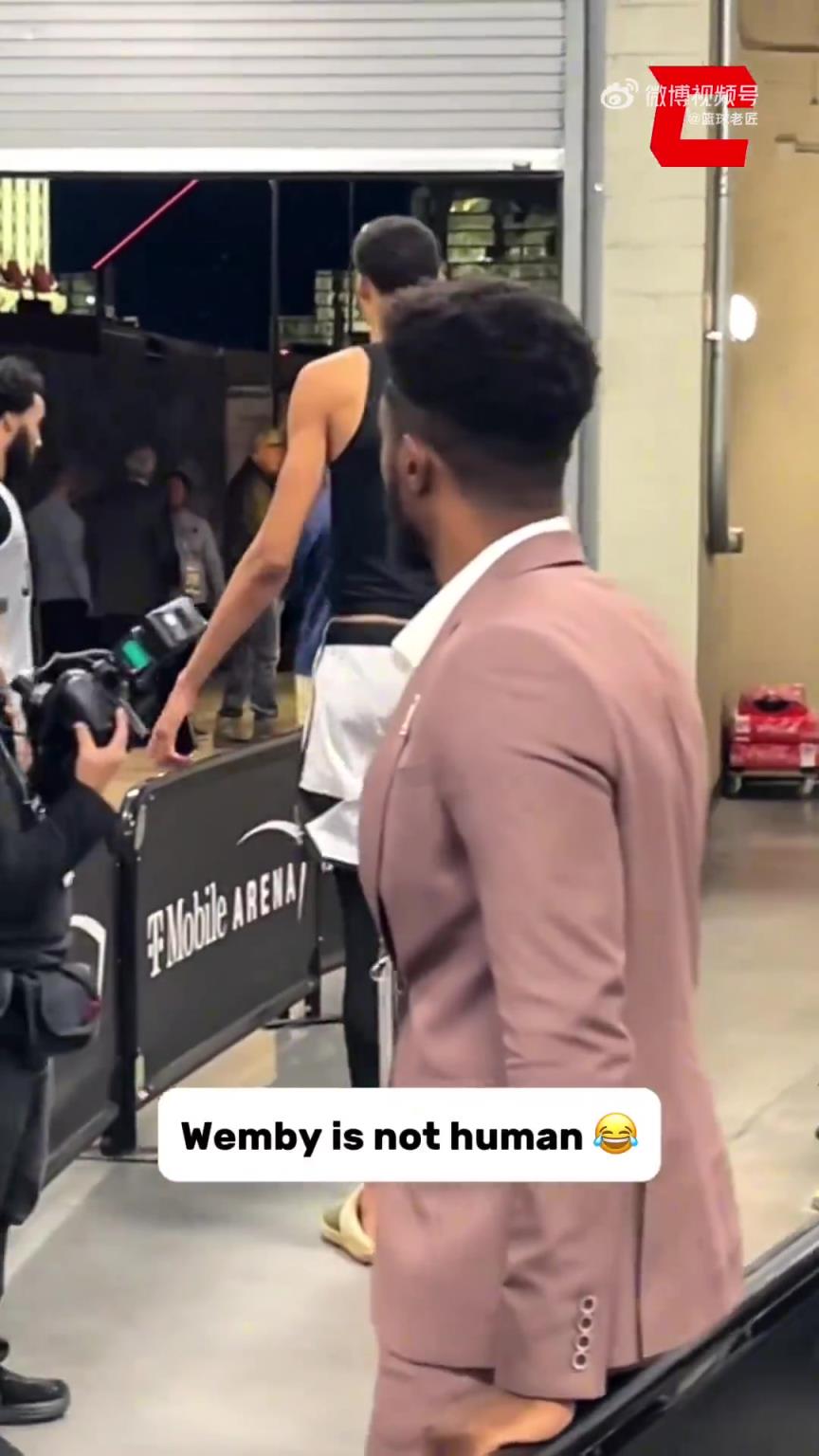 这样一看 文班真非人类!真是为篮球而生! 这样一看 文班真非人类!真是为篮球而生!