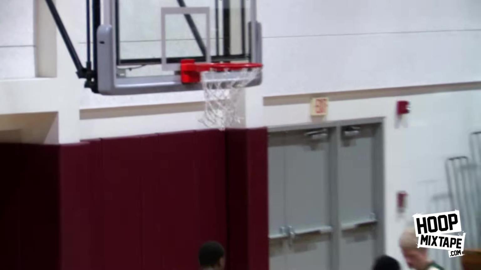 昨日在CBA上演惊艳杂耍过人的拉维特,12年前是全美第一后卫 昨日在CBA上演惊艳杂耍过人的拉维特,12年前是全美第一后卫