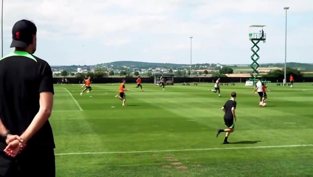 訓練也充滿激情!名場麵!克洛普大喊:麥卡利斯特,我愛你! 訓練也充滿激情!名場麵!克洛普大喊:麥卡利斯特,我愛你!