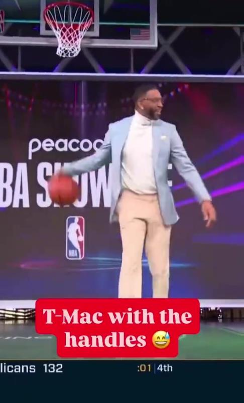 风采不减当年！在近期的NBC演播厅中，麦迪小秀了一波运球~