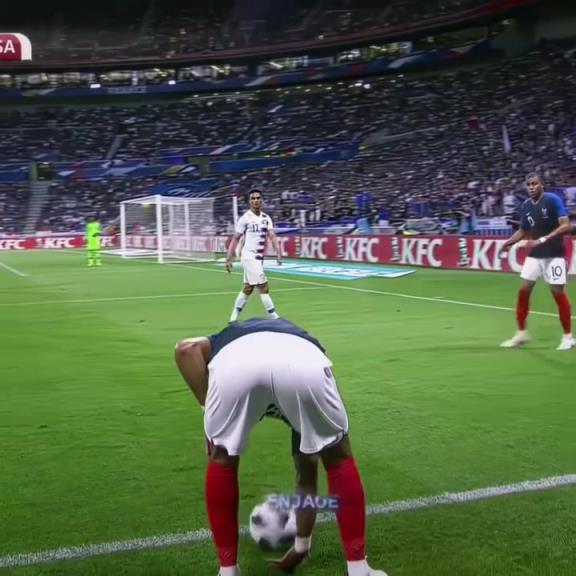 玩起來了！名場面！博格巴：姆巴佩，花式還得看我的！