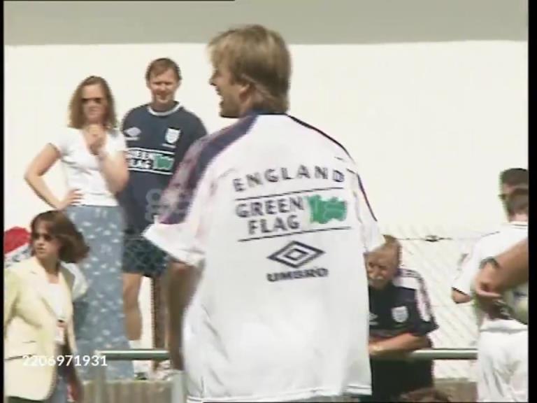 帥成這樣當然是萬人迷！貝克漢姆年輕時的訓練！