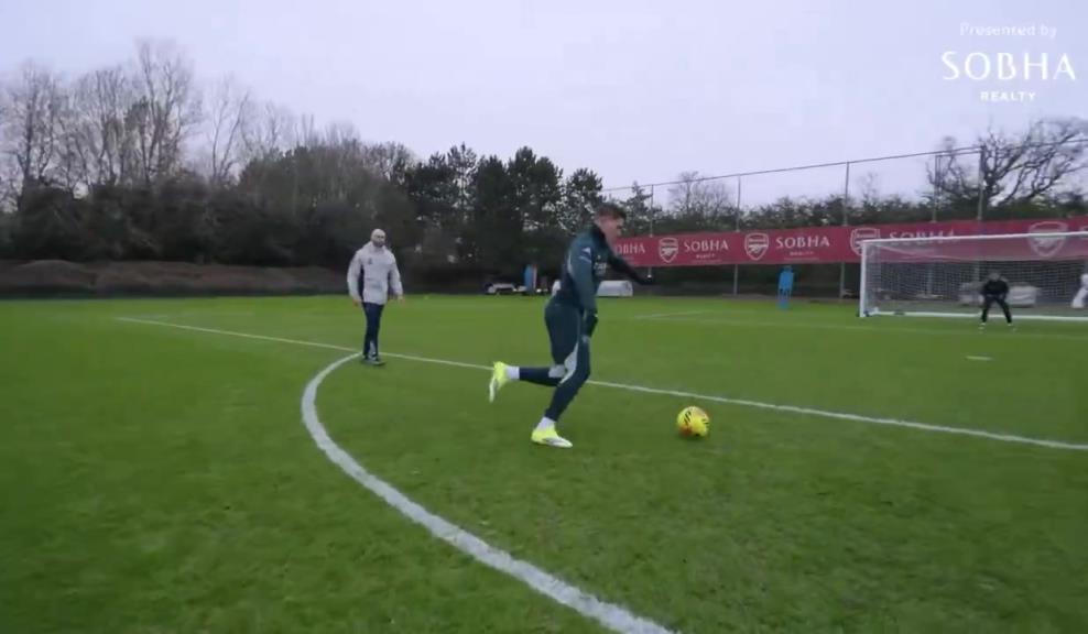 备战利物浦！约克雷斯在今日训练中连续练习射门，射门状态还不错