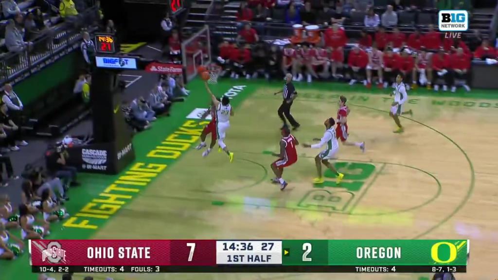 强硬终结！林葳快下接球，空中对抗上篮打破得分荒~