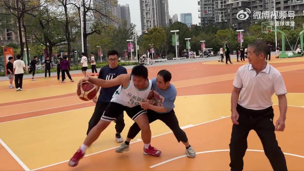 恶犯大王？这样的人，谁还跟他打球啊