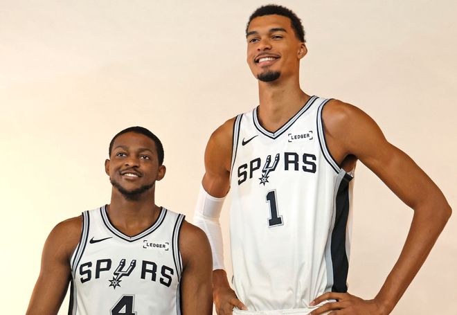 文班亞馬幫手來了！?？怂姑魅諔?zhàn)鵜鶘迎賽季首秀 今夏已簽4年頂薪