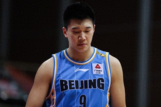 上强度了！首节两队合计18次犯规 北京10次&广厦8次