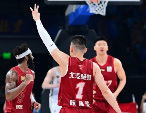 北京后场被吊打！首发双核无法匹配广厦双核，替补组合上场丢分！