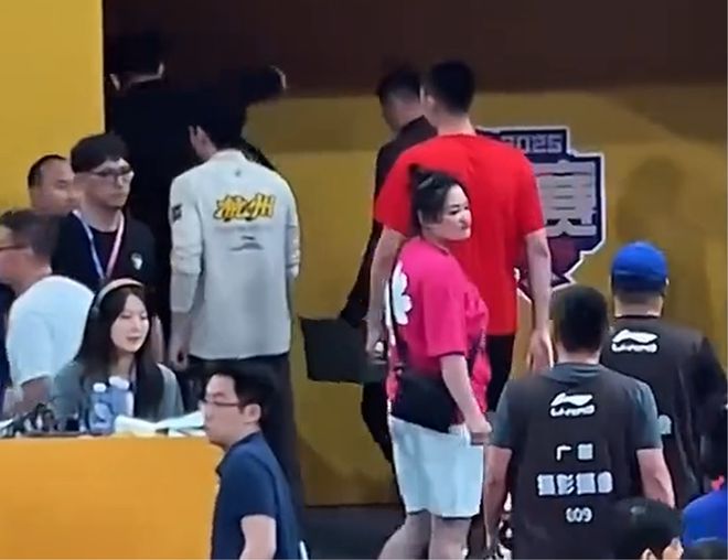 王博要被罚款？赛后退场怒踹总决赛泡沫牌，大比分领先稳住心态！