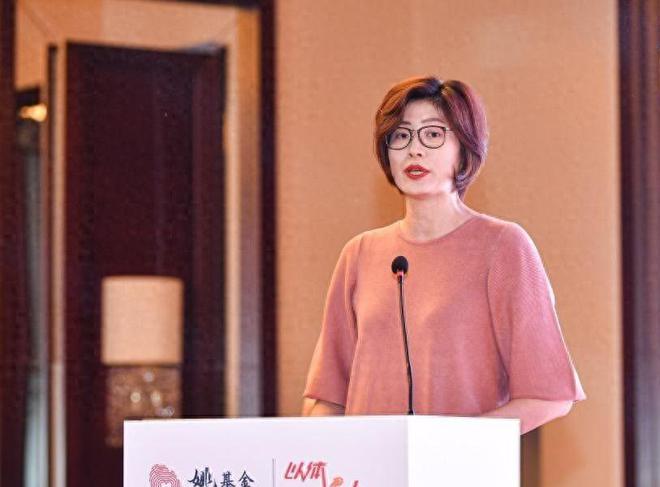 官宣！姚明妻子做出重要决定，坚守8年后，她选择辞去姚基金职务