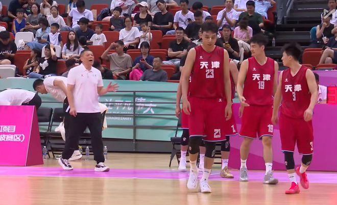 狂赢37分！天津送对手4连败，时德帅勇猛，独砍22+6，郑昊燃两双