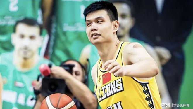 太丟人！CBA惡漢國際賽場再次傷人，對方主力報銷，球迷很無語